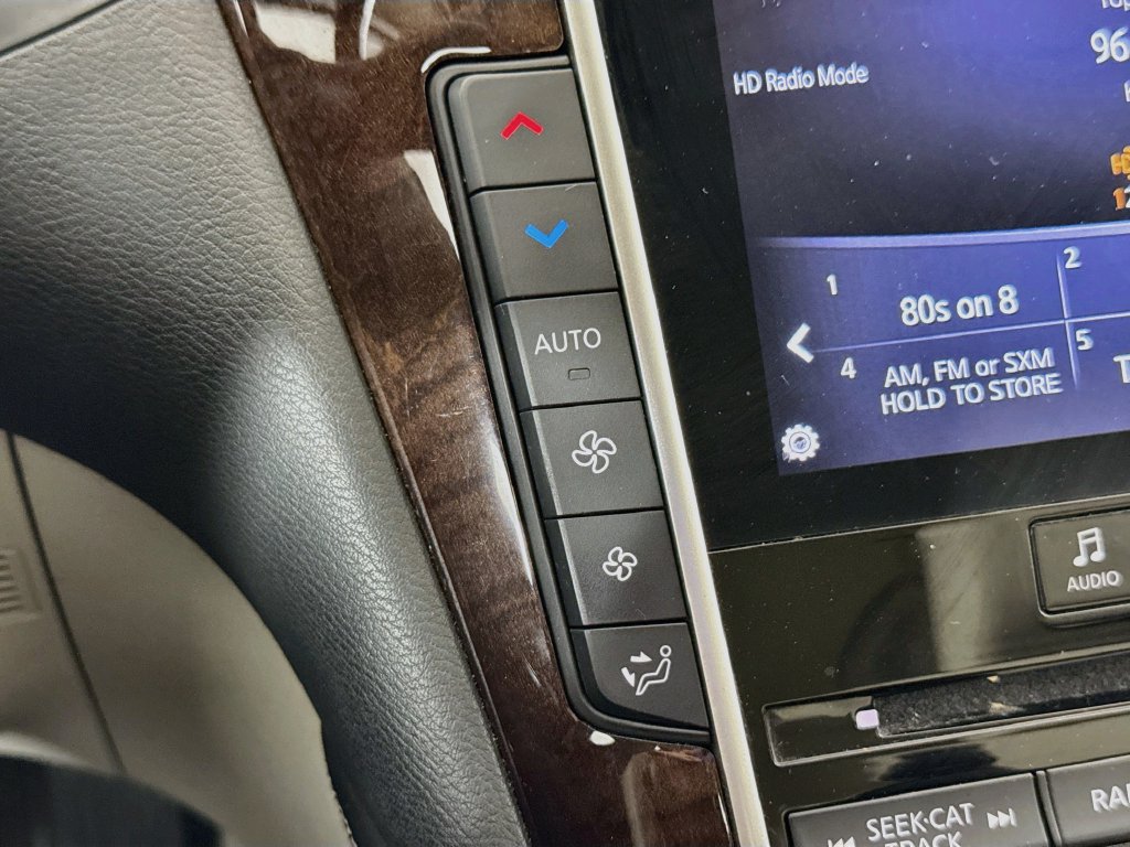 Used 2019 INFINITI Q50 Luxe w/ Essential Package (3.0T Luxe) AWD/4WD image 16