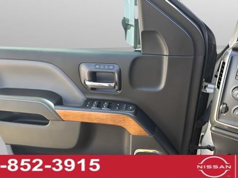 Used 2018 Chevrolet Silverado 1500 LTZ w/ LTZ Plus Package AWD/4WD image 26