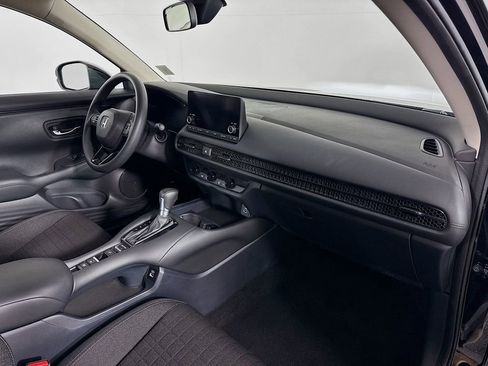 Certified 2023 Honda HR-V LX image 24