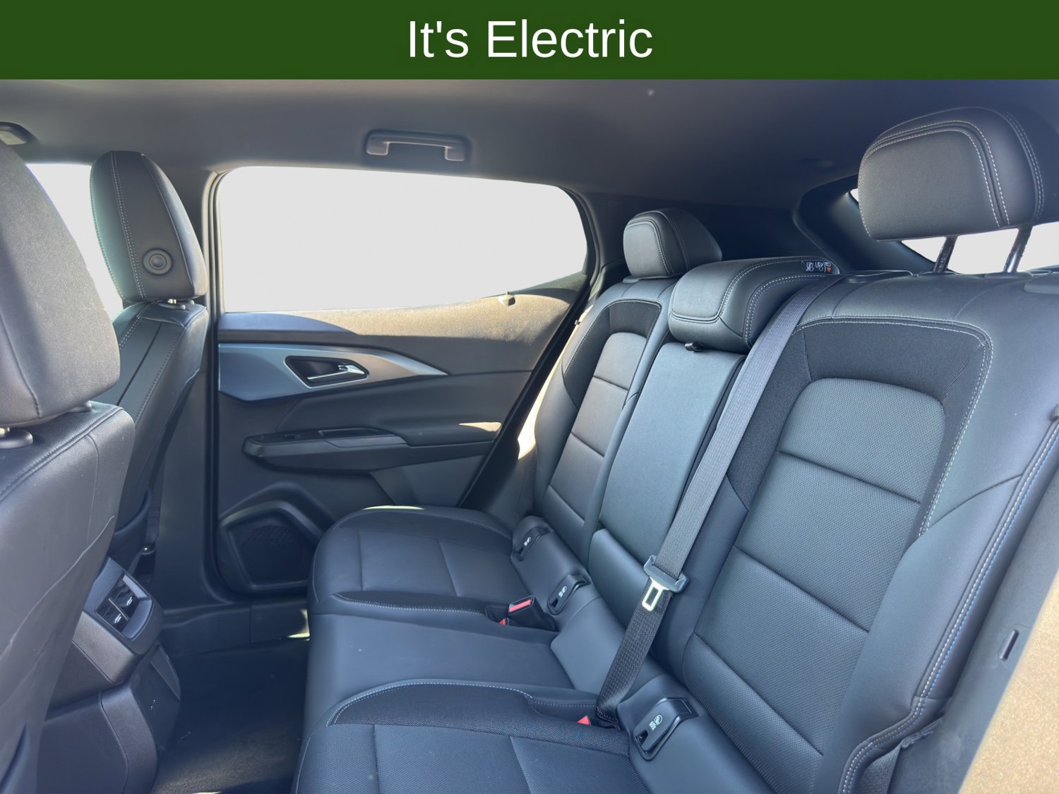 Certified 2024 Chevrolet Equinox EV LT FWD image 13