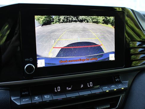Used 2025 Toyota Camry LE FWD image 41