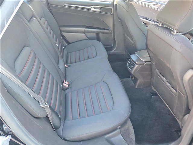 Used 2016 Ford Fusion SE w/ Equipment Group 201A FWD image 19