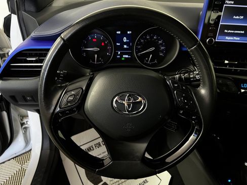 Used 2021 Toyota C-HR XLE FWD image 9