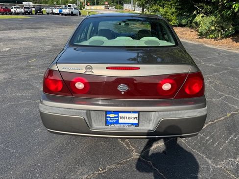 Used 2002 Chevrolet Impala w/ Preferred Equipment Group FWD image 4