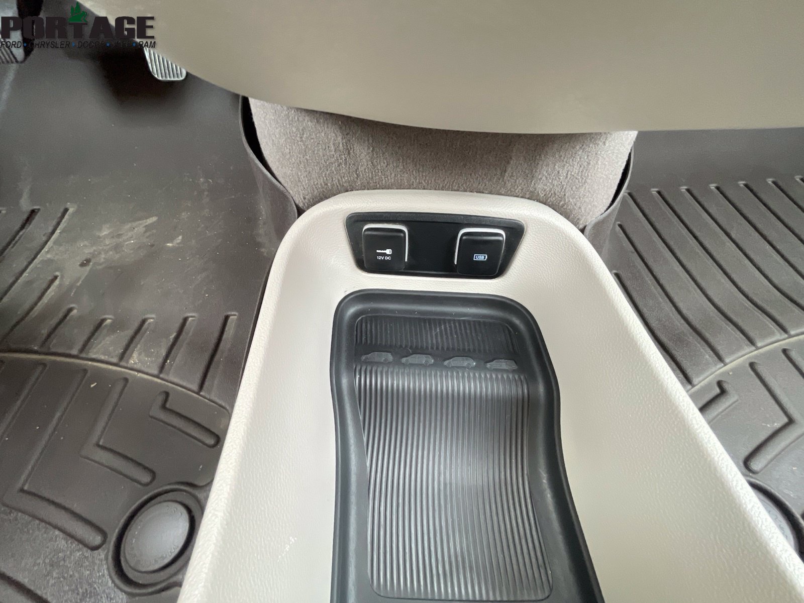 Used 2017 Chrysler Pacifica Touring-L FWD image 27