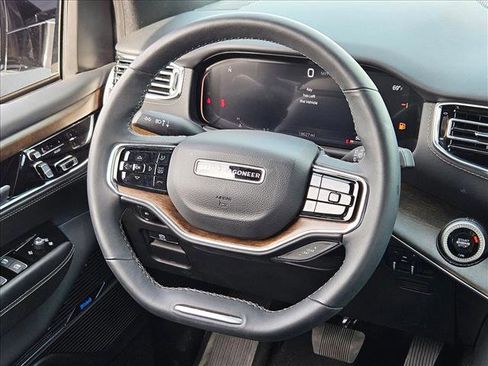 Used 2024 Jeep Grand Wagoneer Series I w/ HD Trailer Tow Package image 9