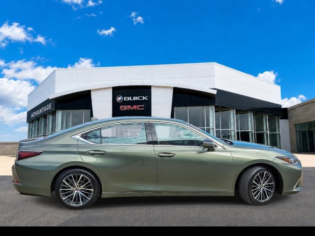 Used 2025 Lexus ES 350 w/ Premium Package FWD image 9