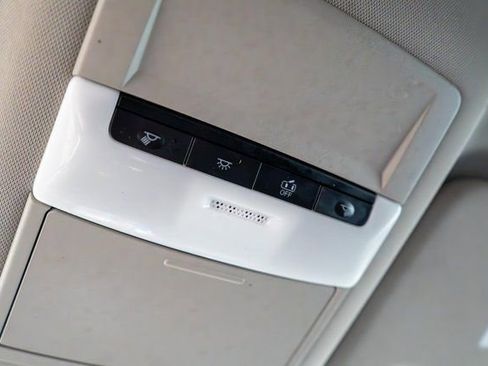 Used 2023 Nissan Rogue S image 31