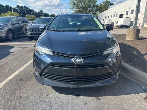 Used 2017 Toyota Corolla LE w/ Carpet Mat Package (TMS) FWD image 2