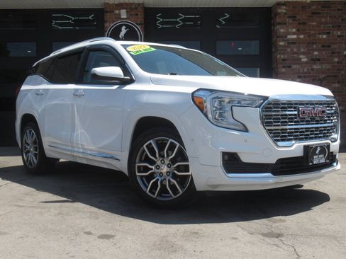 Used 2022 GMC Terrain Denali w/ LPO, Floor Liner Package AWD/4WD image 2