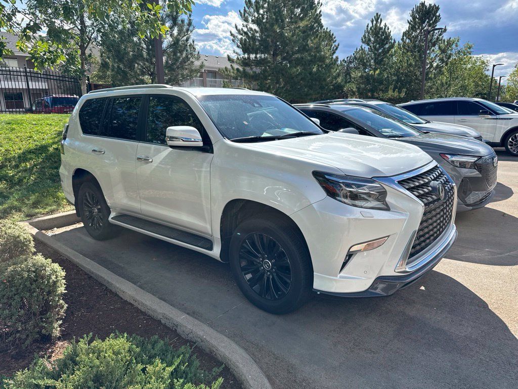 Used 2023 Lexus GX 460 Premium w/ Accessory Package AWD/4WD image 2