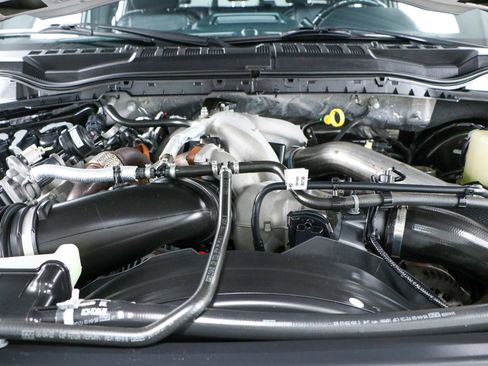 Used 2022 Ford F250 Lariat w/ Black Appearance Package image 31