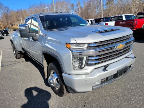 Used 2021 Chevrolet Silverado 3500 High Country image 3