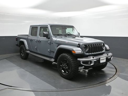 New 2026 Jeep Gladiator Sport AWD/4WD image 17