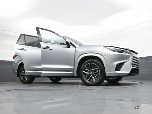 Used 2025 Lexus TX 350 AWD w/ Technology Package image 40