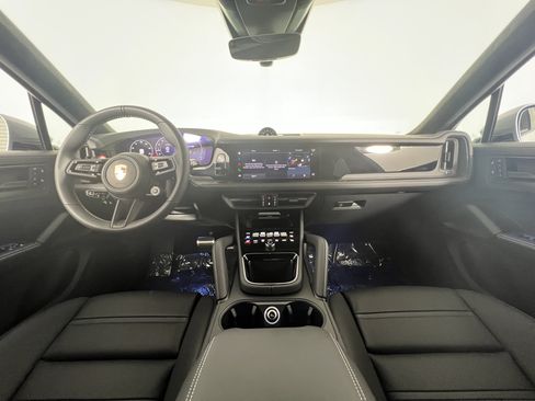 Certified 2026 Porsche Cayenne GTS AWD/4WD image 13