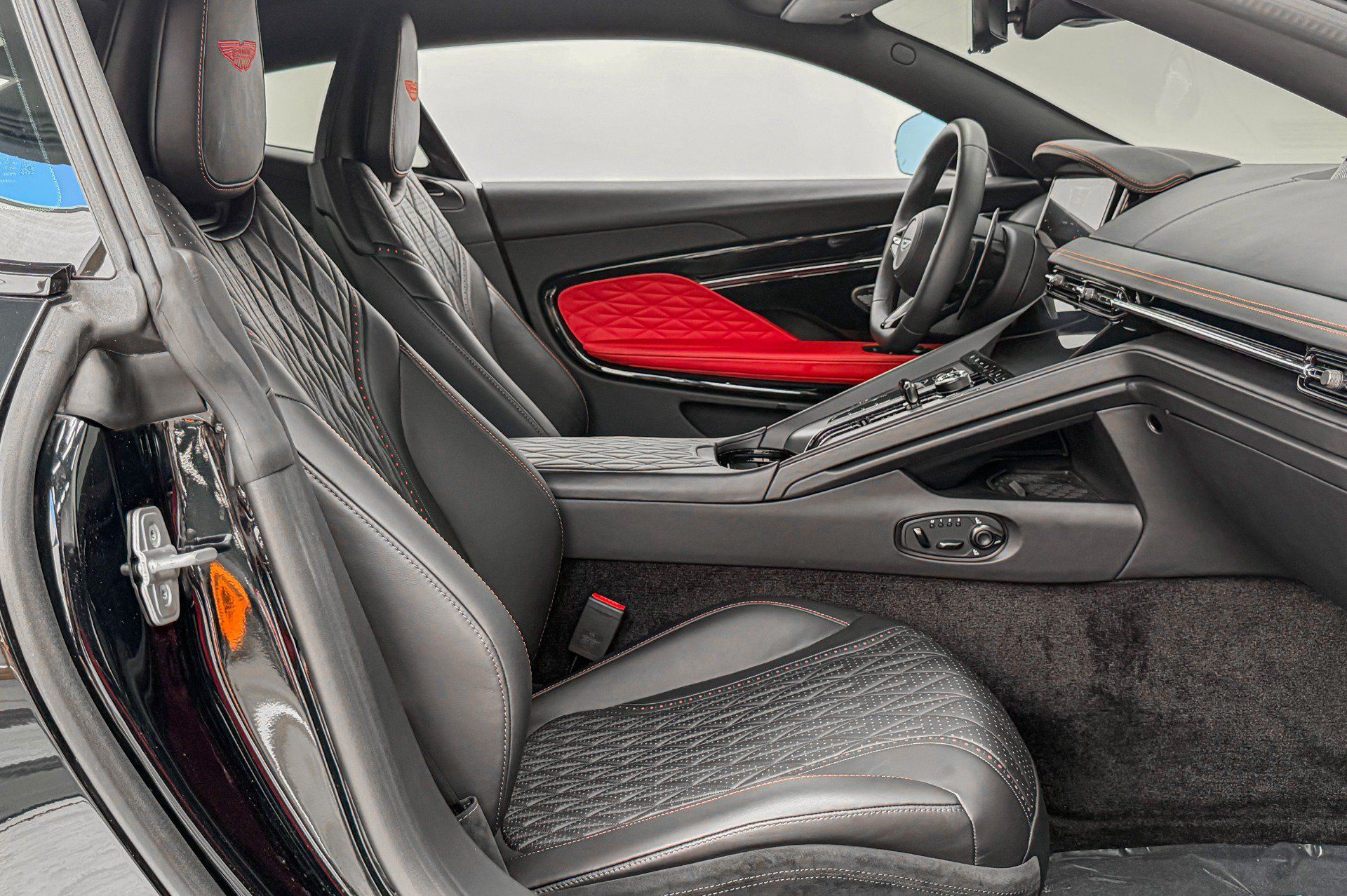 Used 2024 Aston Martin DB12 Coupe RWD image 24