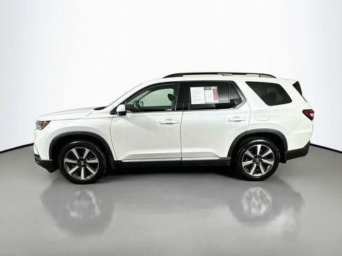 Used 2023 Honda Pilot Touring image 5