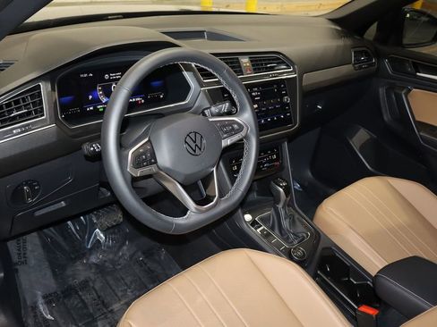 Used 2022 Volkswagen Tiguan SE image 17