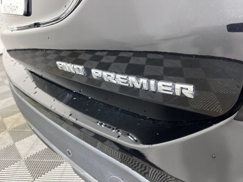 Certified 2023 Chevrolet Equinox Premier AWD/4WD image 18