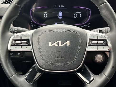 Used 2024 Kia Telluride EX w/ EX Captain's Chair Package AWD/4WD image 18