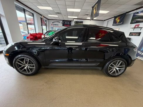 Used 2022 Porsche Macan AWD/4WD image 8