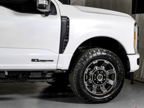 Used 2023 Ford F350 Lariat w/ Lariat Ultimate Package AWD/4WD image 7