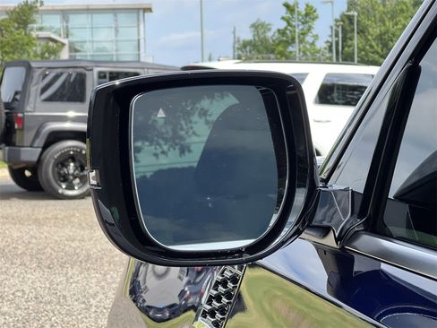 New 2025 Nissan Armada Platinum Reserve image 32