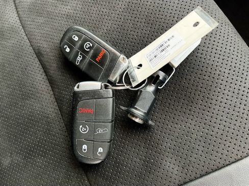 Used 2022 Jeep Grand Cherokee Laredo X AWD/4WD image 34