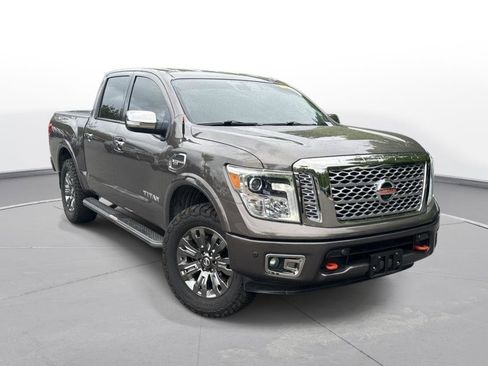 Used 2017 Nissan Titan Platinum Reserve RWD image 4