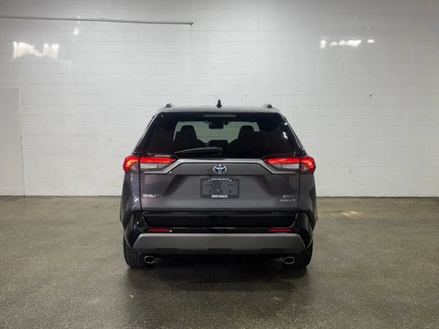 Used 2019 Toyota RAV4 XSE w/ XSE Weather Package AWD/4WD image 4