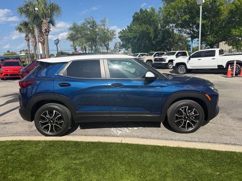 Used 2022 Chevrolet TrailBlazer ACTIV w/ Sun and Liftgate Package FWD image 3