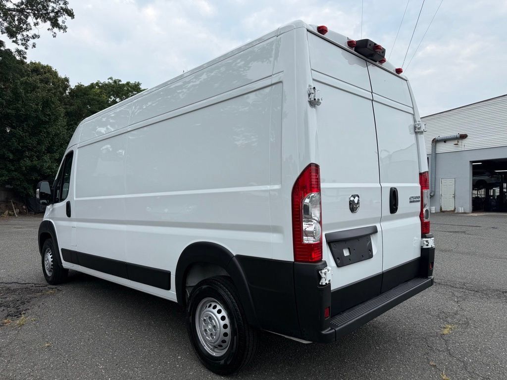 Used 2025 RAM ProMaster 2500 w/ Convenience Group FWD image 5