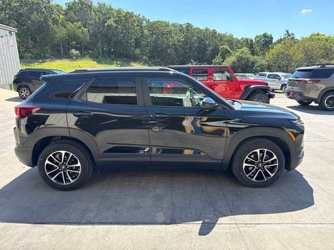 Used 2024 Chevrolet TrailBlazer LT w/ Convenience Package FWD image 8