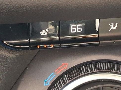 Used 2022 Chevrolet Blazer LT image 20