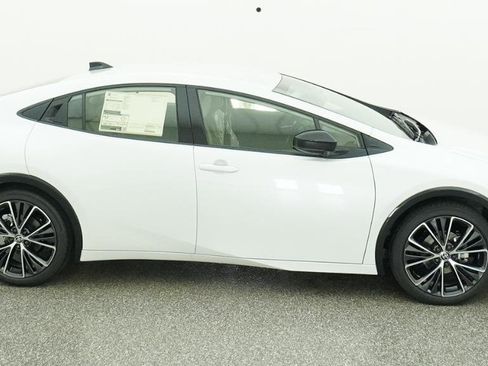 New 2026 Toyota Prius XLE FWD image 9