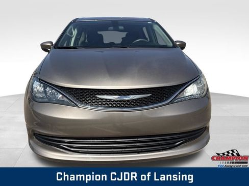 Used 2018 Chrysler Pacifica LX FWD image 11