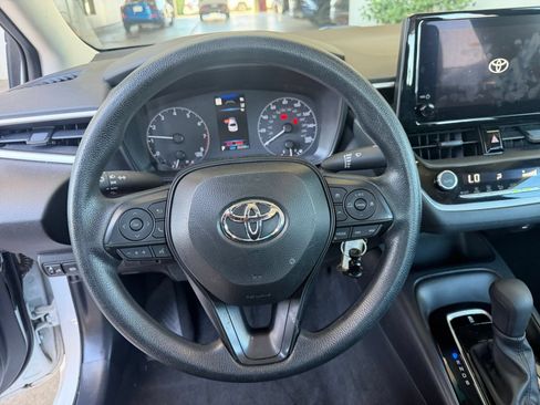 Used 2025 Toyota Corolla LE FWD image 48