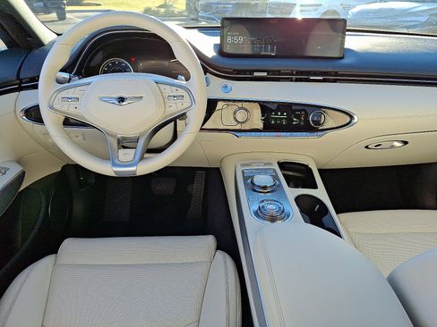 Certified 2025 Genesis Electrified GV70 image 15