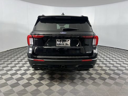 Used 2025 Ford Explorer ST-Line w/ ST-Line Street Pack image 7