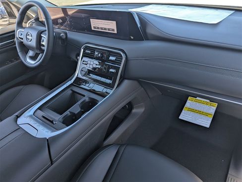 New 2025 Nissan Armada SV image 31