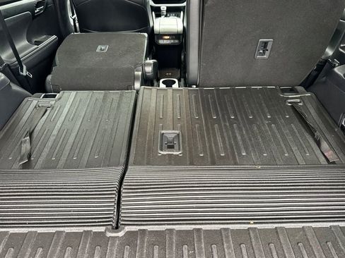 Used 2022 Toyota Highlander XLE image 13