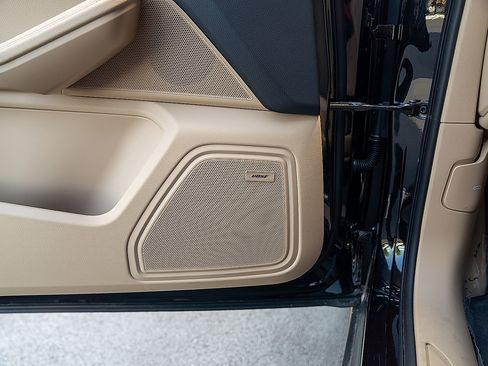 Certified 2026 Porsche Macan AWD/4WD image 19