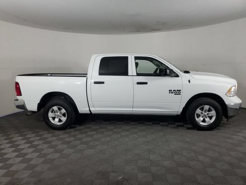 Used 2022 RAM 1500 Classic SLT w/ Electronics Group AWD/4WD image 4