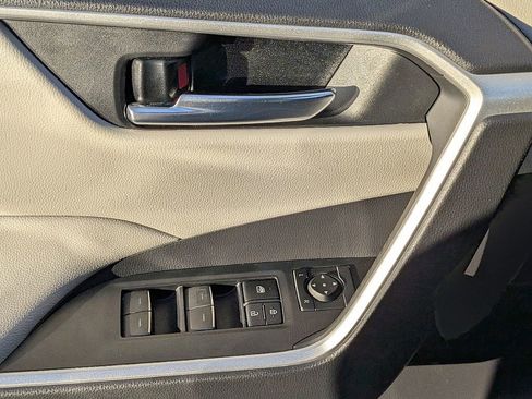 Used 2022 Toyota RAV4 XLE image 27