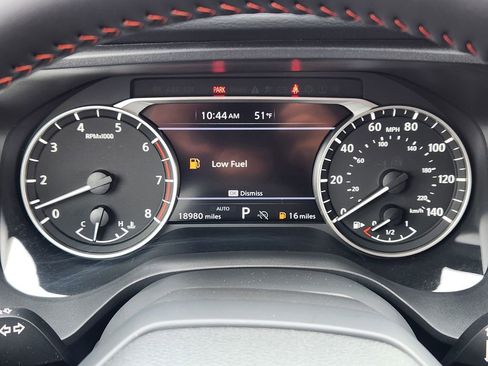Used 2025 Nissan Rogue SV AWD/4WD image 12