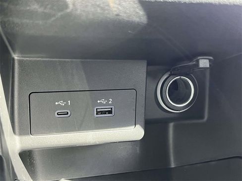 Used 2023 Nissan Kicks SR image 23