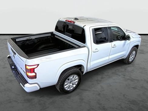 Used 2024 Nissan Frontier SV w/ SV Convenience Package AWD/4WD image 4