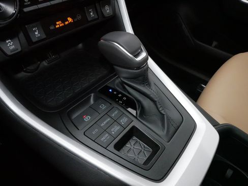 Certified 2025 Toyota RAV4 XLE Premium image 24