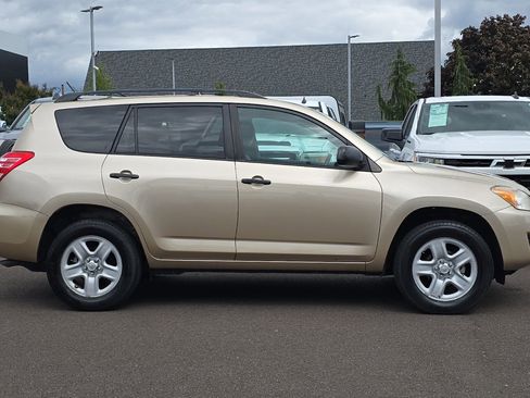 Used 2012 Toyota RAV4 4WD w/ Value Pkg image 3